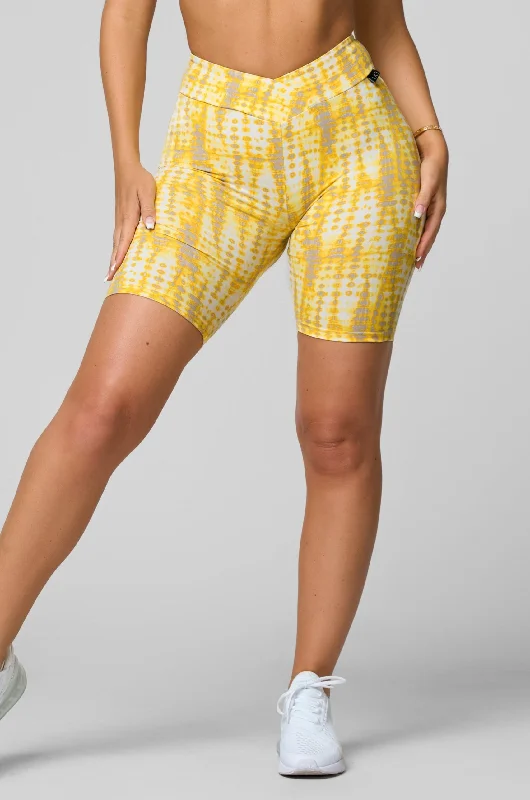 Elevate V-Cut Scrunch Biker Short